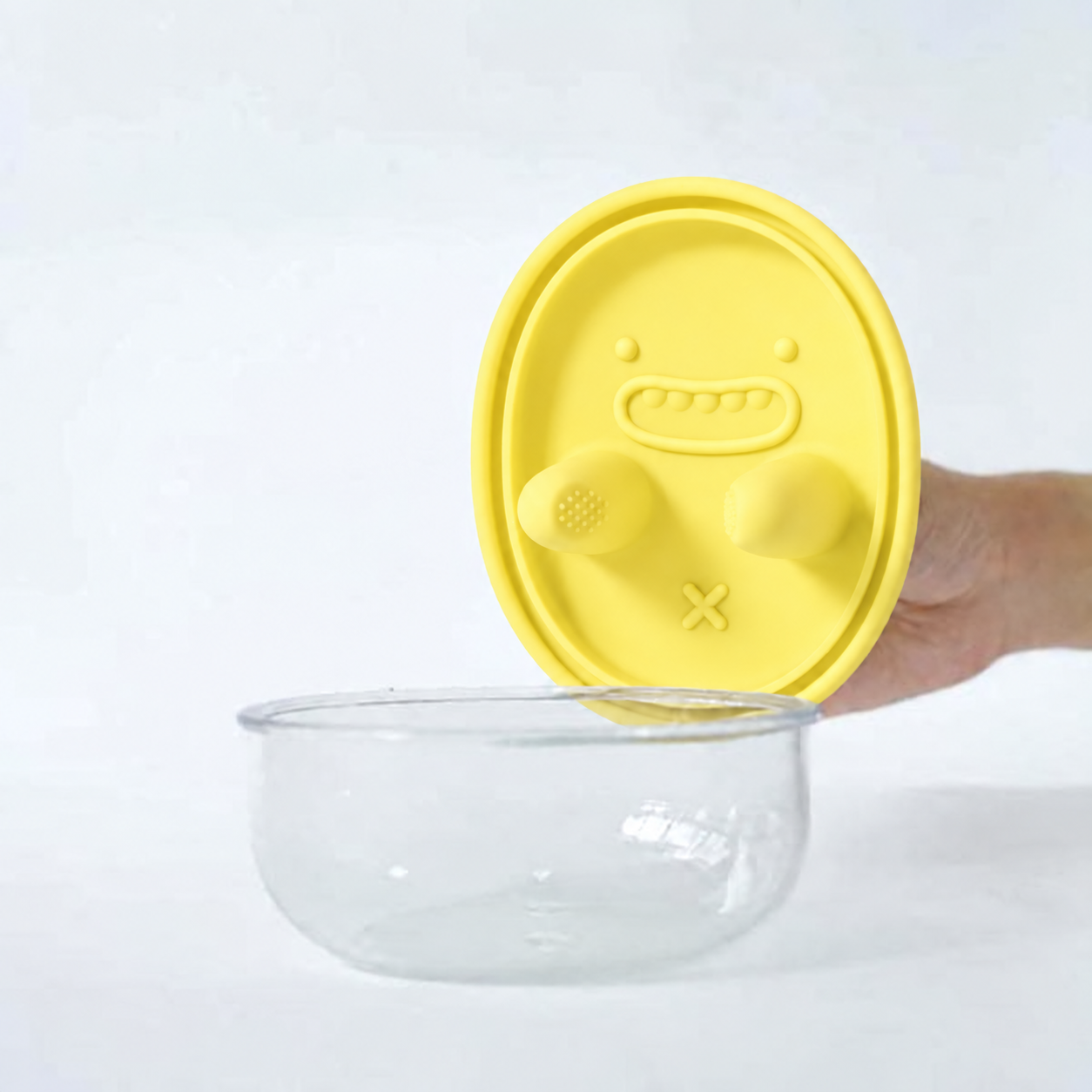 Yellow No-Mess Snack Container